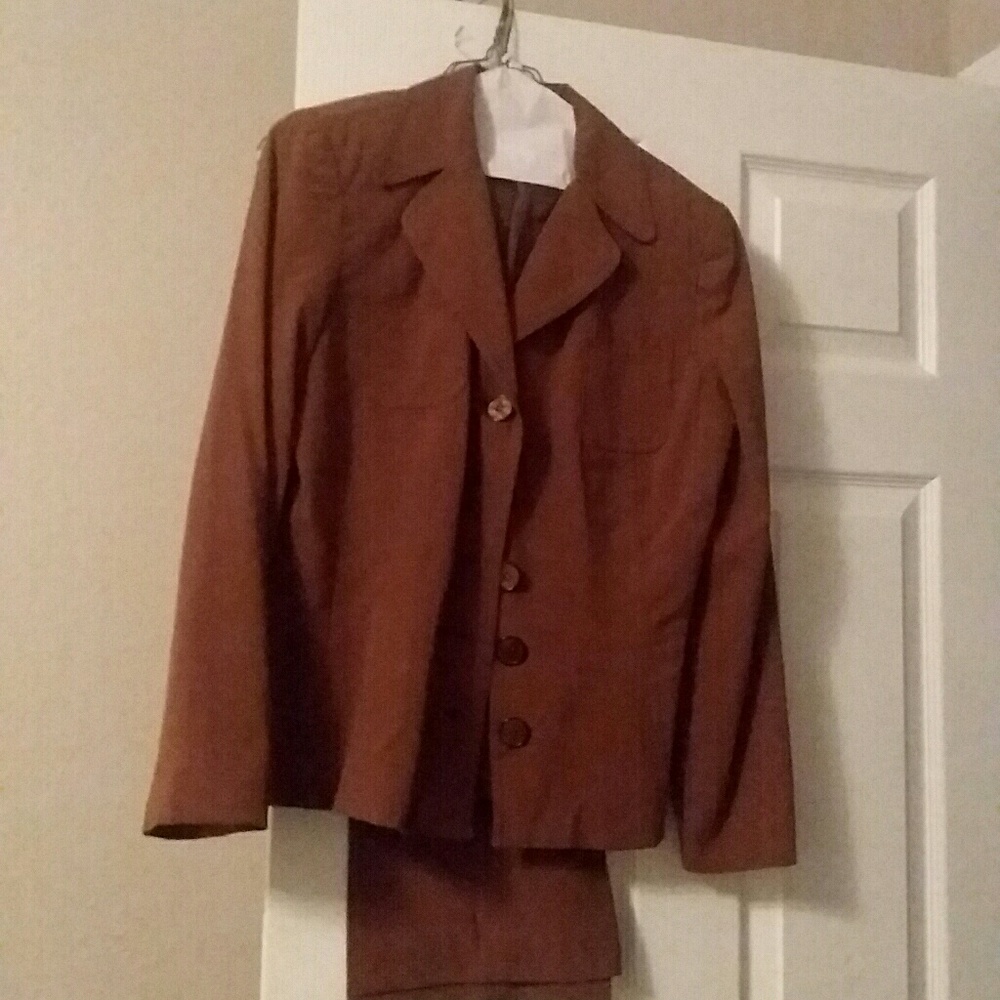 PANT SUIT
